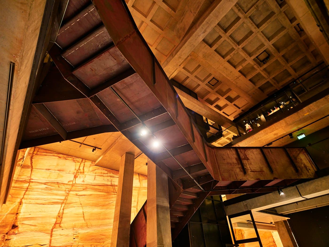 Structure métallique & mezzanine — après
